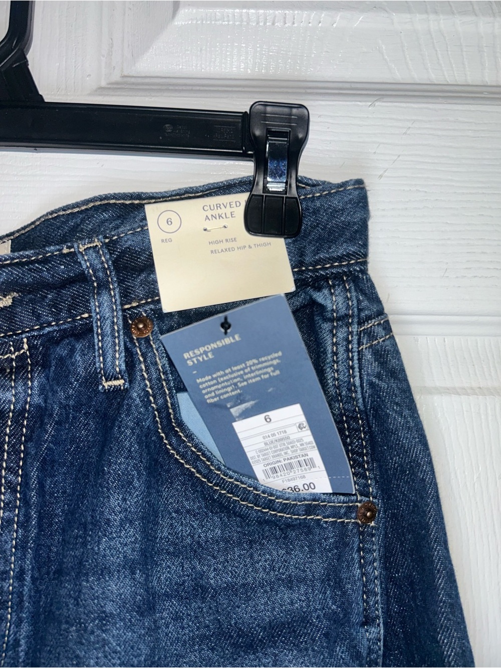 Universal Thread High-Rise Curved Ankle Jeans - Dark Blue